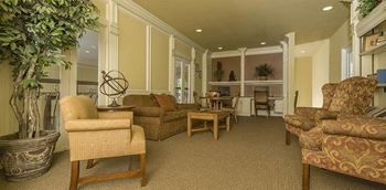 Resident Wi-Fi Lounge and Coffee Bar at Kirby Place Apartments in Houston Texas